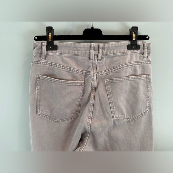 H&M relaxed fit tapered ankle jeans. Size 8 - Picture 2 of 9